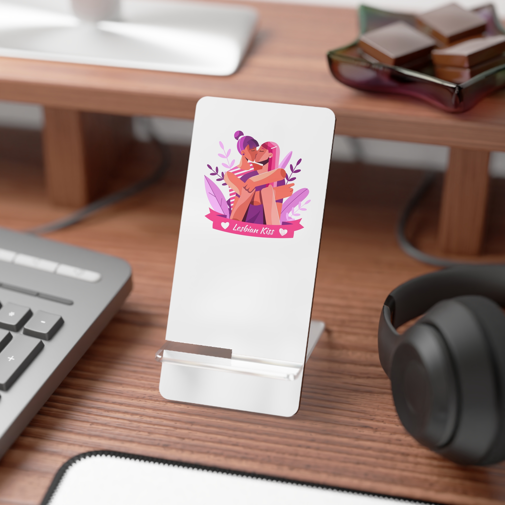 Flat Lesbian Kiss Illustrated Mobile Display Stand For Smartphones - Image 3