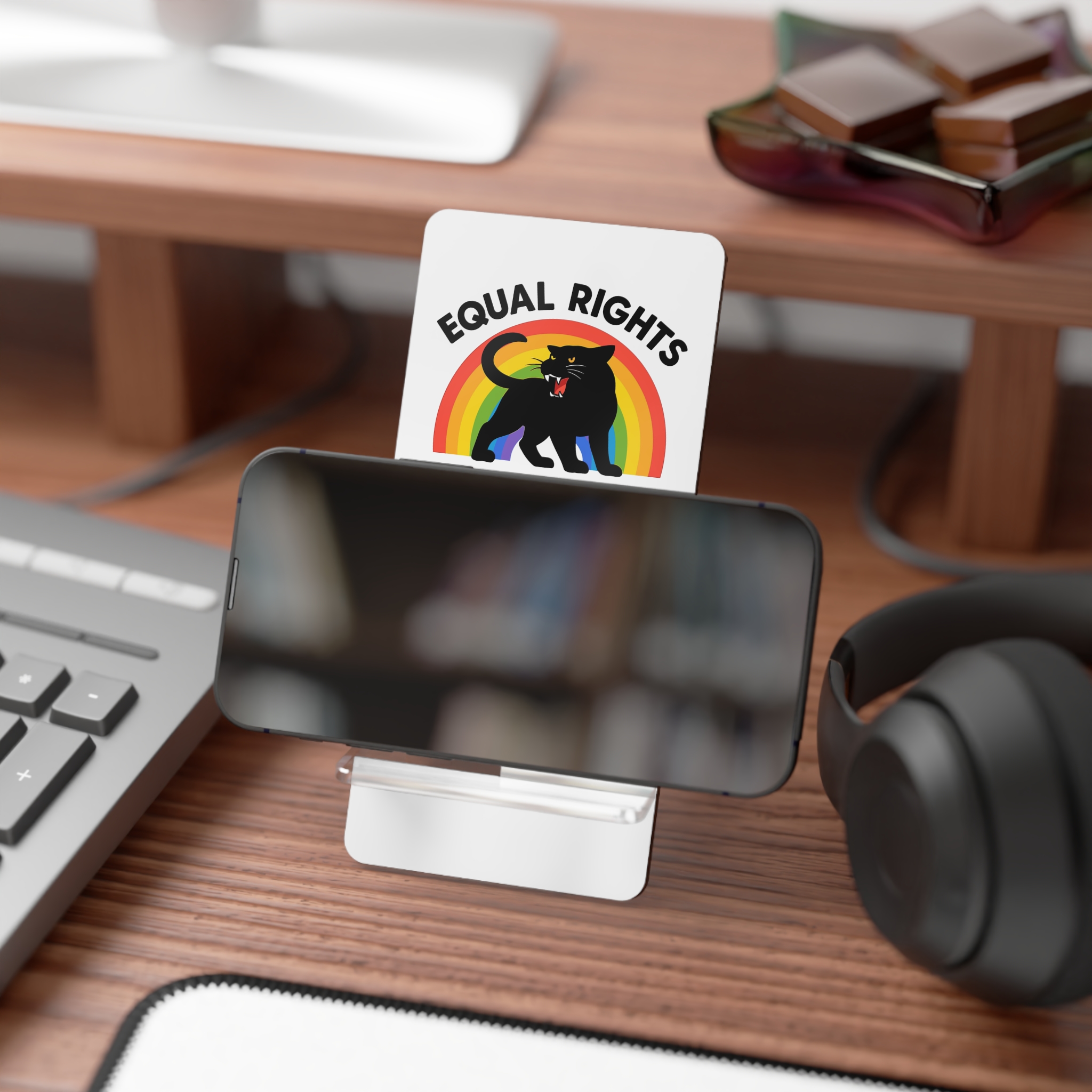 Comfort Colors Equal Rights I Bites Rainbow Cat Mobile Display Stand For Smartphones - Image 4